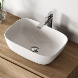 vasque-rectangulaire-ceramique-blanche-Avignon-46x33-cm-posée-sur-un-meuble-en-bois